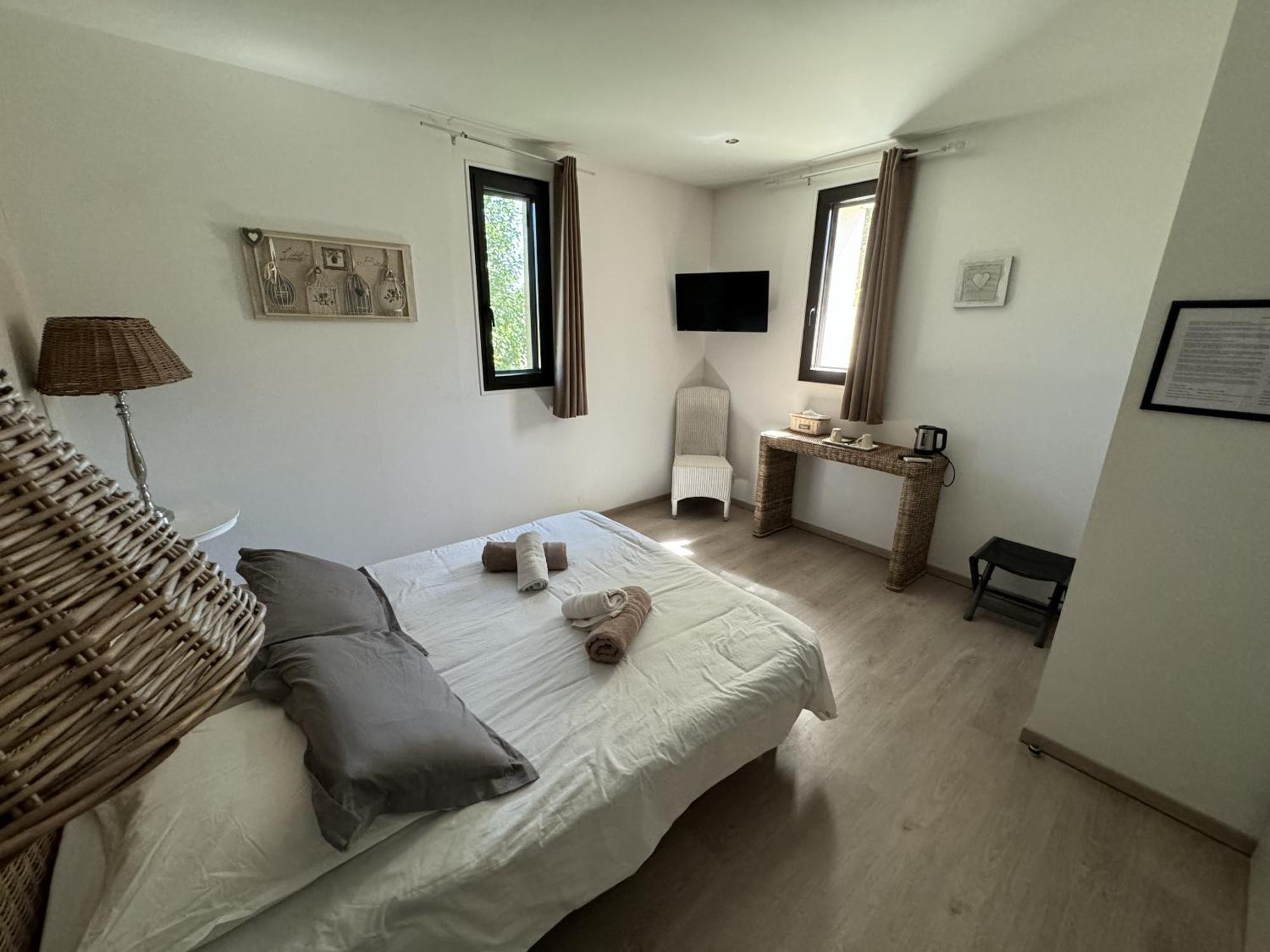B&B Maison D'Hote Et Gite Mas D'Eymard Arles Szoba fotó